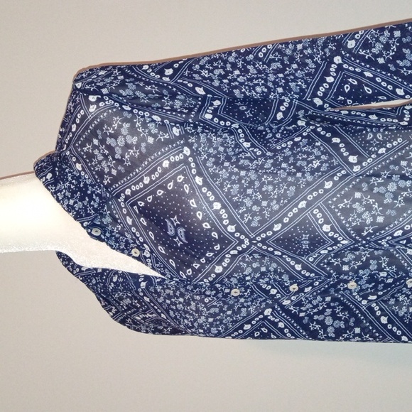 Denim Jeans & Casuals - Printed Button Up - Large - Picture 5 of 10